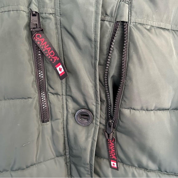 Women's Canada Weather Gear Green  Puffer Jacket with Faux Fur Hood. Size XL - Picture 6 of 16